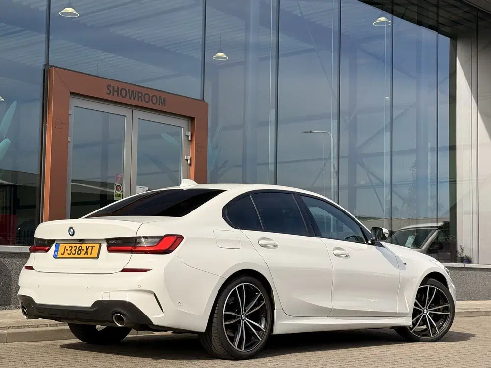 BMW 3-serie 320i High Executive Edition uit 2020, foto 12