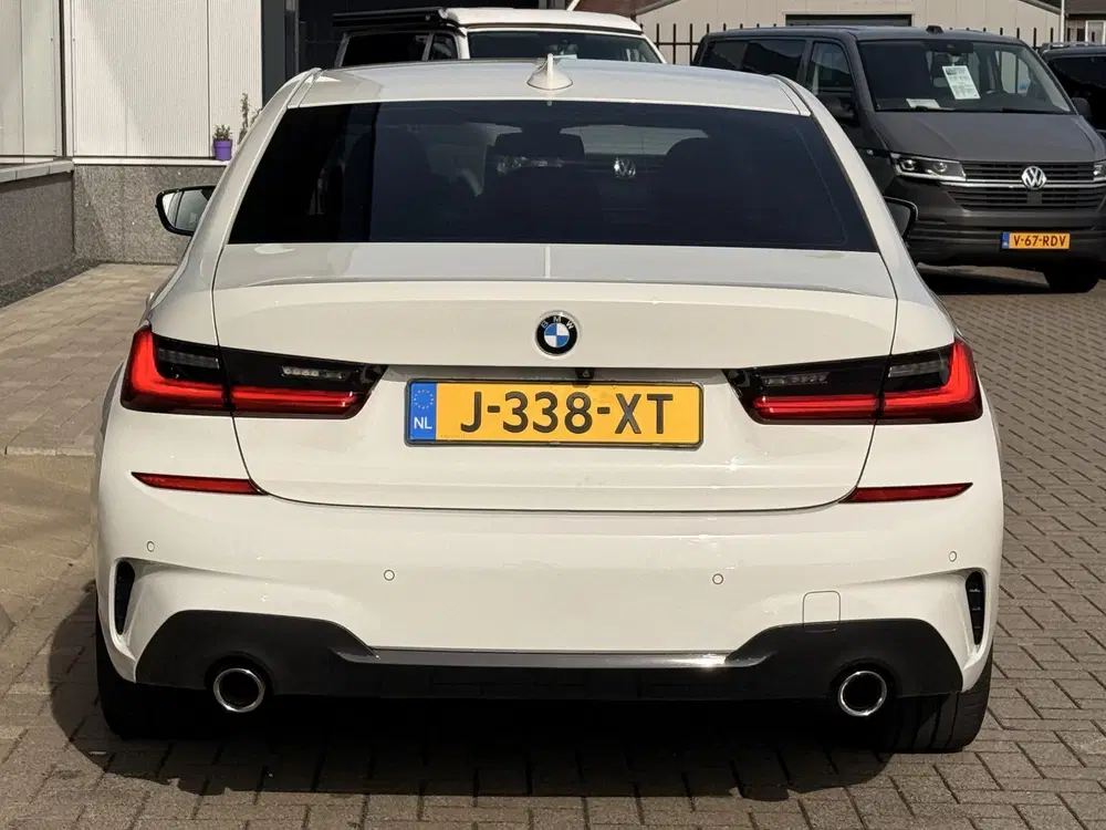 BMW 3-serie 320i High Executive Edition uit 2020, foto 14
