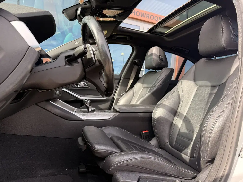 BMW 3-serie 320i High Executive Edition uit 2020, foto 4