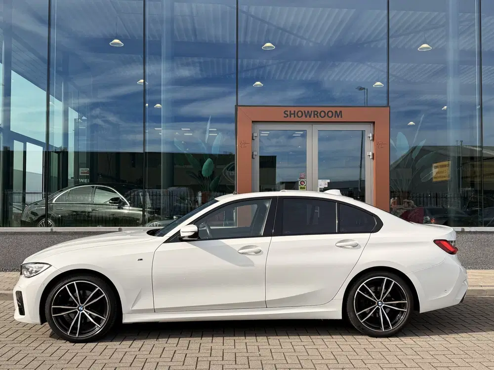 BMW 3-serie 320i High Executive Edition uit 2020, foto 8