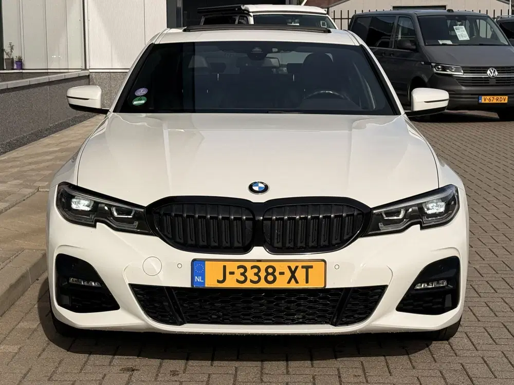 BMW 3-serie 320i High Executive Edition uit 2020, foto 9
