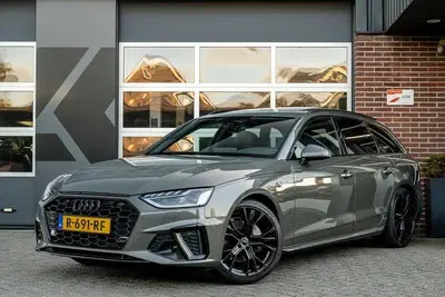 Audi A4 40 TFSI S line uit 2022