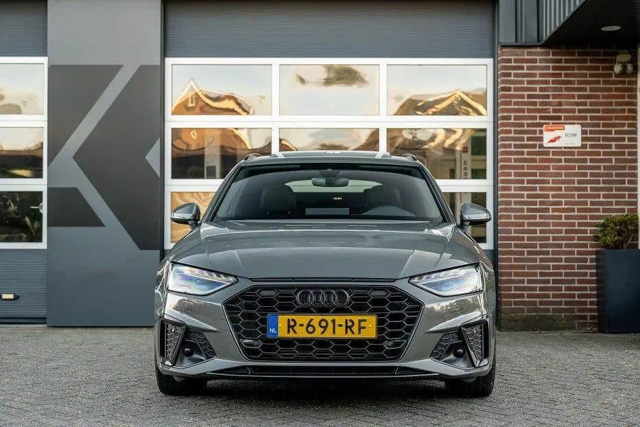 Audi A4 40 TFSI S line uit 2022, foto 11
