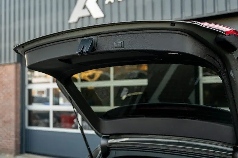 Audi A4 40 TFSI S line uit 2022, foto 5