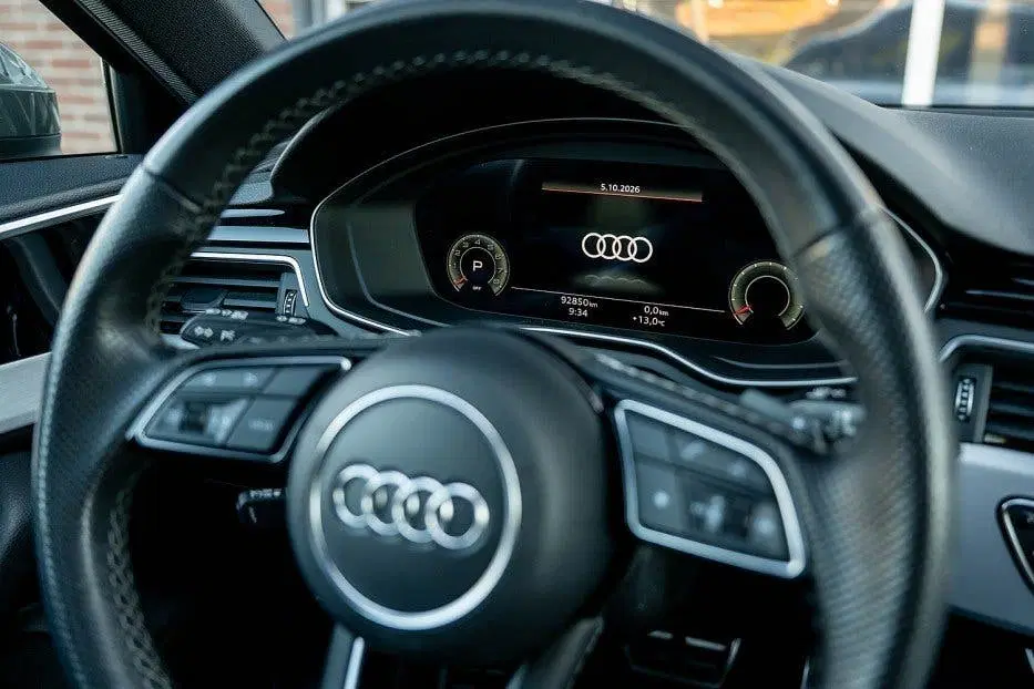 Audi A4 40 TFSI S line uit 2022, foto 9