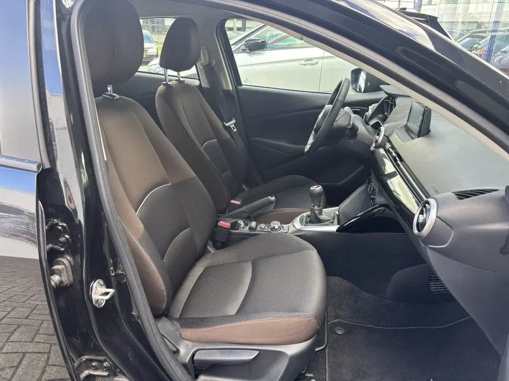 Mazda 2 1.5 Skyactiv-G Cruise Carplay Stoelverwarm uit 2021, foto 2