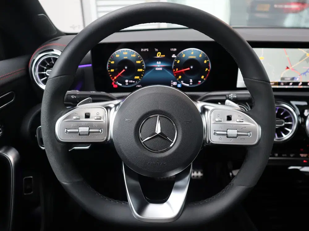 Mercedes-Benz CLA 200 AMG Line l Panoramadak l Stoelv uit 2023, foto 13