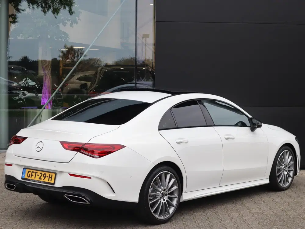 Mercedes-Benz CLA 200 AMG Line l Panoramadak l Stoelv uit 2023, foto 2
