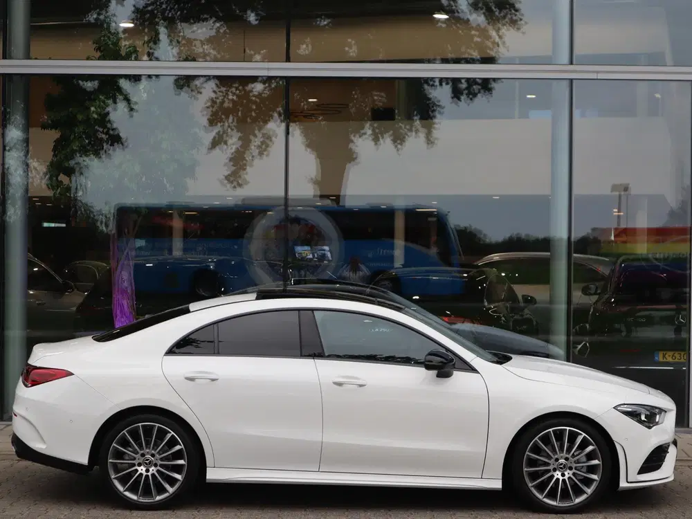 Mercedes-Benz CLA 200 AMG Line l Panoramadak l Stoelv uit 2023, foto 5