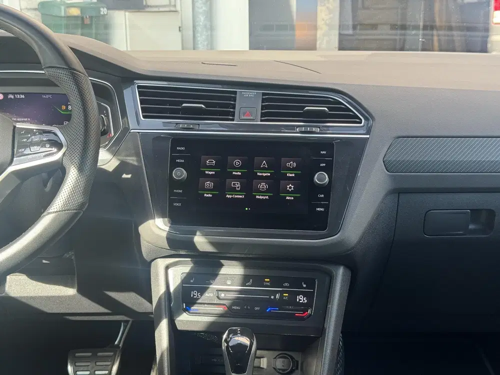 Volkswagen Tiguan 1.5 TSI R-Line Business uit 2023, foto 10