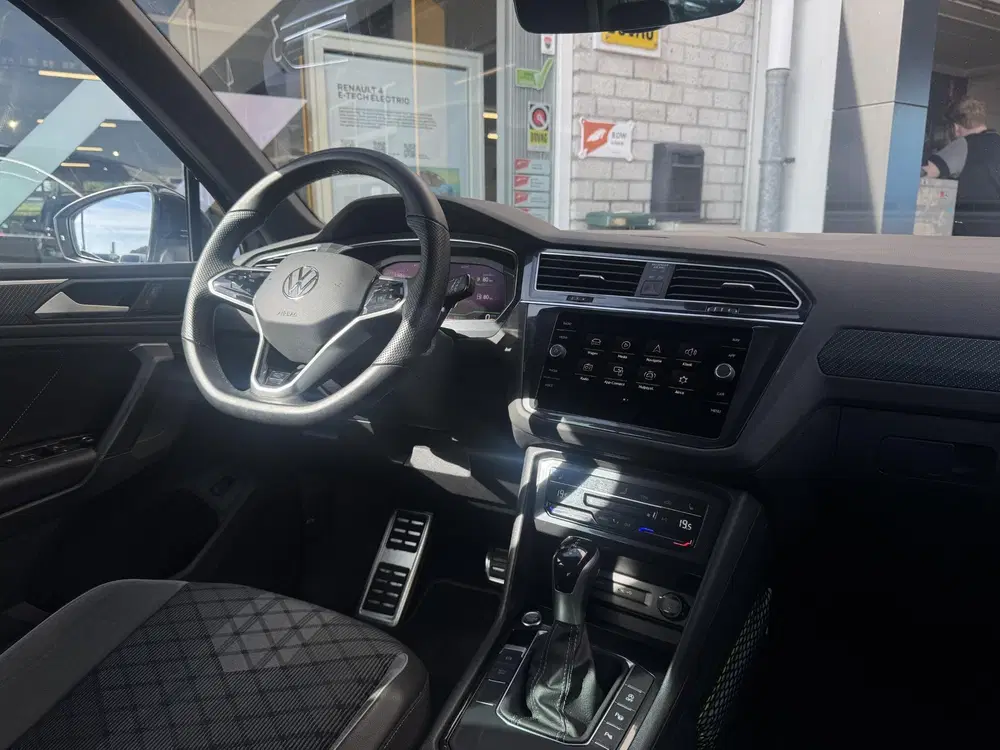 Volkswagen Tiguan 1.5 TSI R-Line Business uit 2023, foto 11