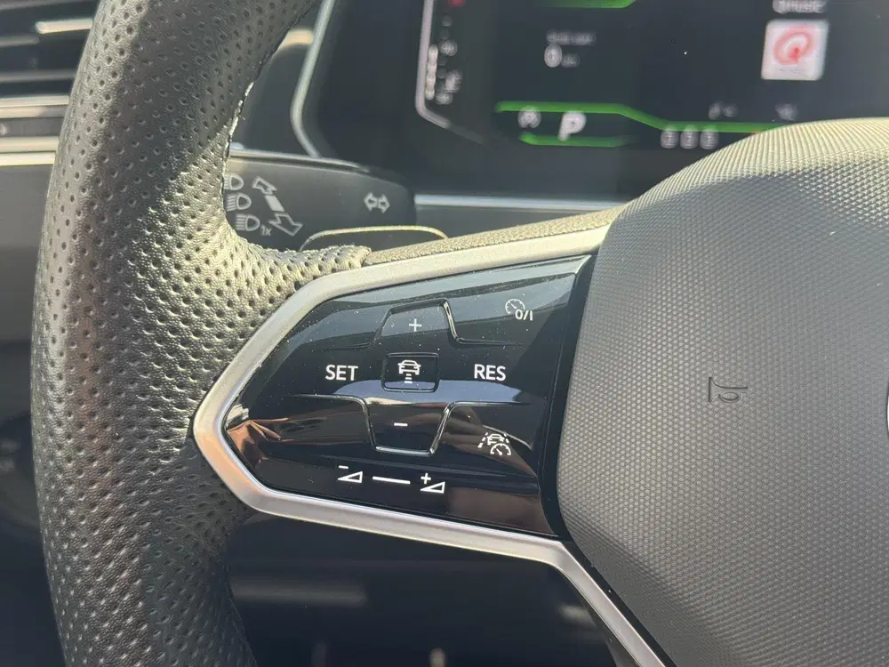 Volkswagen Tiguan 1.5 TSI R-Line Business uit 2023, foto 12