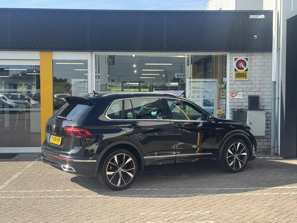 Volkswagen Tiguan 1.5 TSI R-Line Business uit 2023, foto 2