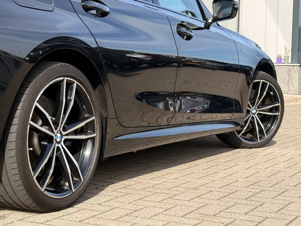 BMW 3-serie 330e M-Sport uit 2021, foto 15