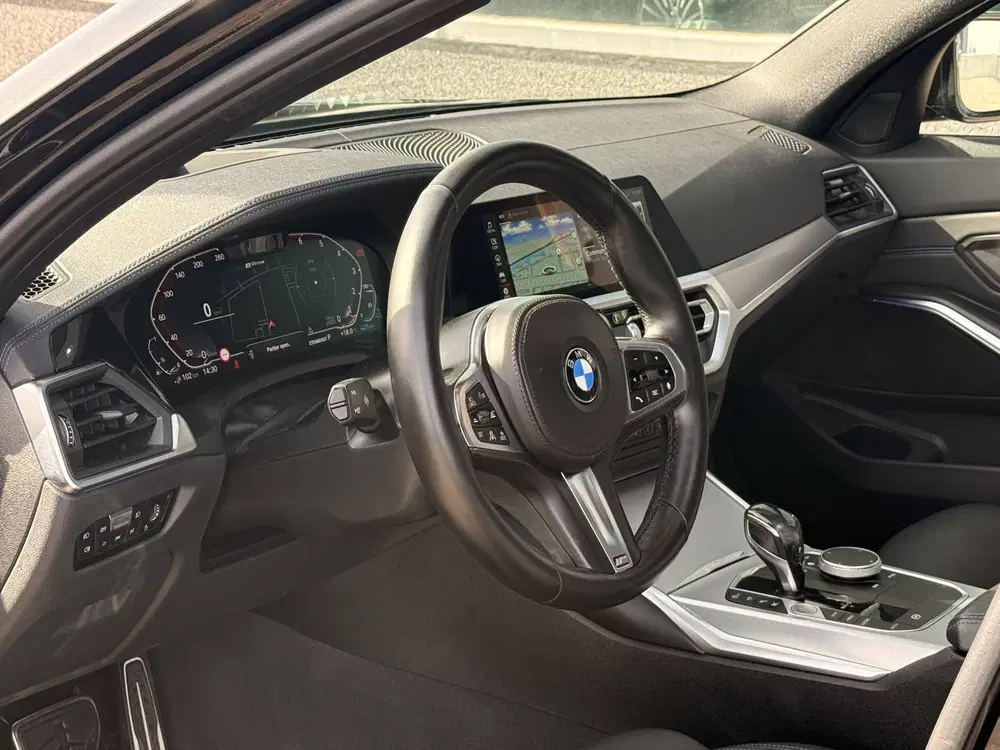 BMW 3-serie 330e M-Sport uit 2021, foto 2
