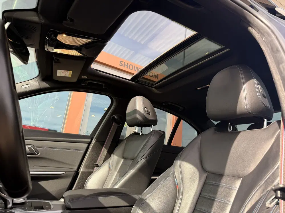 BMW 3-serie 330e M-Sport uit 2021, foto 5