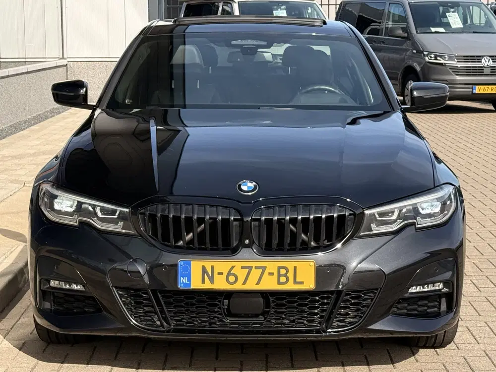 BMW 3-serie 330e M-Sport uit 2021, foto 9
