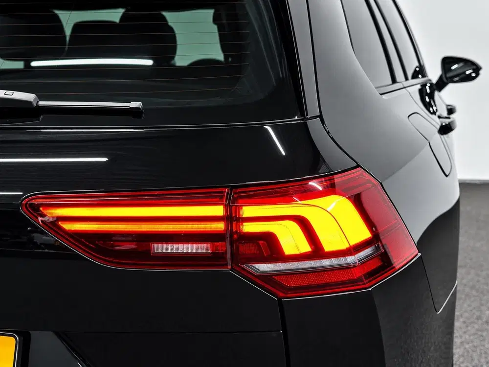 Volkswagen Golf 1.5 eTSI Life DSG Navigatie Apple Ca uit 2025, foto 8
