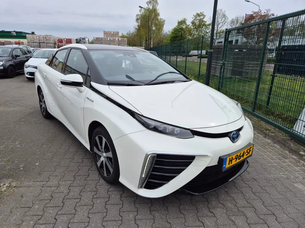 Toyota Mirai Toyota Mirai FCV Executive-waterstof uit 2020, foto 2