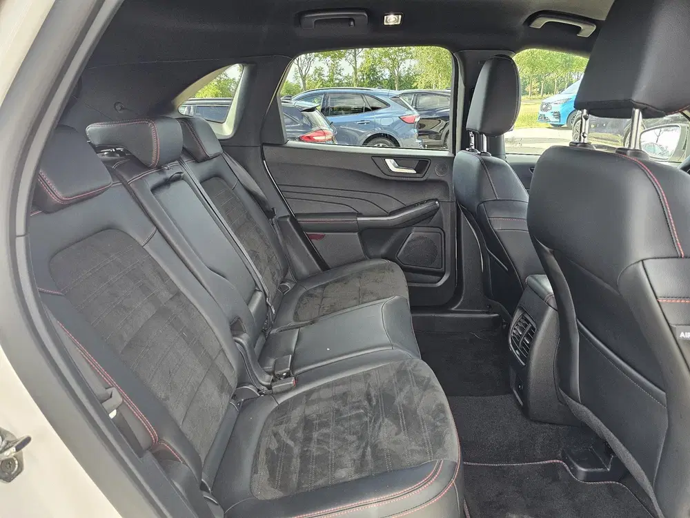 Ford Kuga 2.5 PHEV ST-Line X Black Pack uit 2023, foto 10