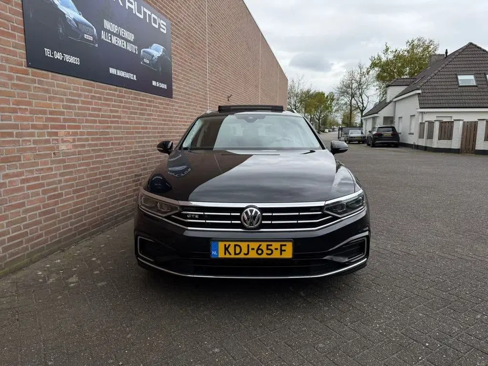 Volkswagen Passat 1.4 TSI PHEV GTE Business Panorama uit 2019, foto 2
