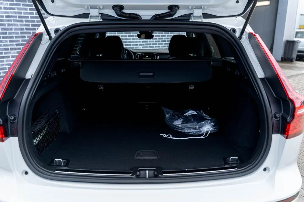 Volvo V60 T6 Plug-in hybrid AWD Essential uit 2026, foto 14
