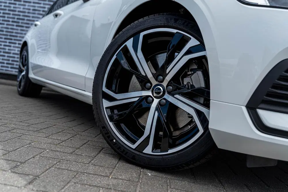 Volvo V60 T6 Plug-in hybrid AWD Essential uit 2026, foto 5
