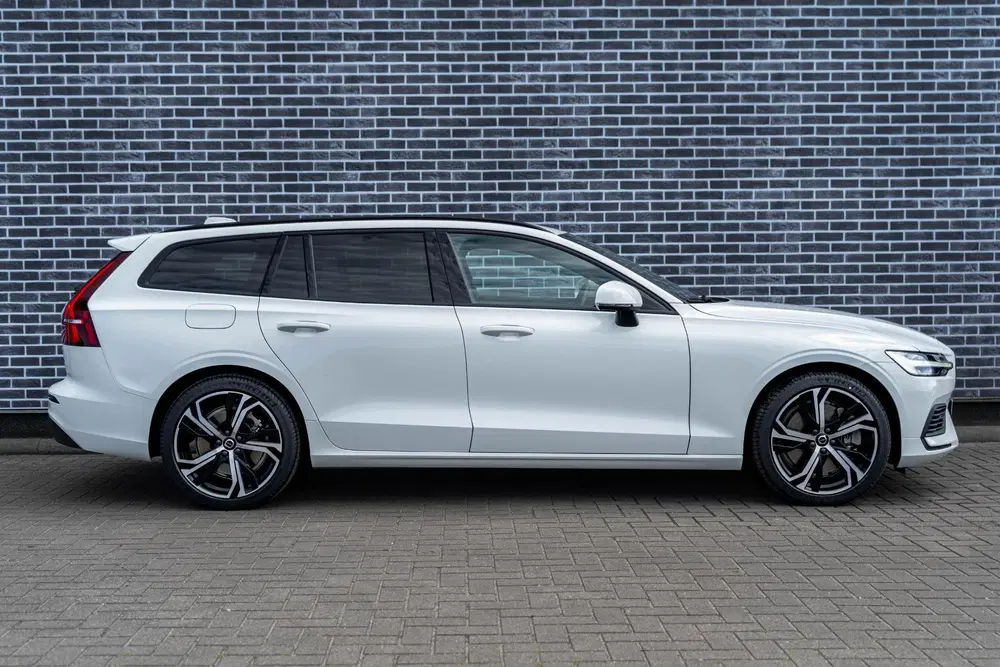 Volvo V60 T6 Plug-in hybrid AWD Essential uit 2026, foto 7
