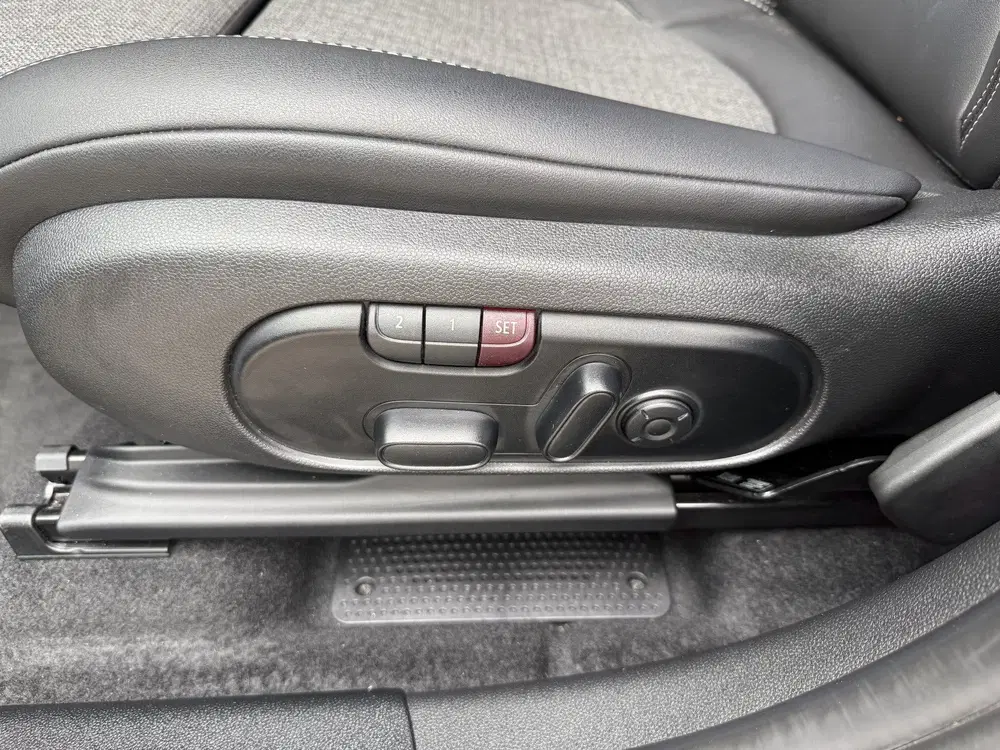 Mini Countryman 2..0 Cooper SE ALL4 Camera uit 2022, foto 9