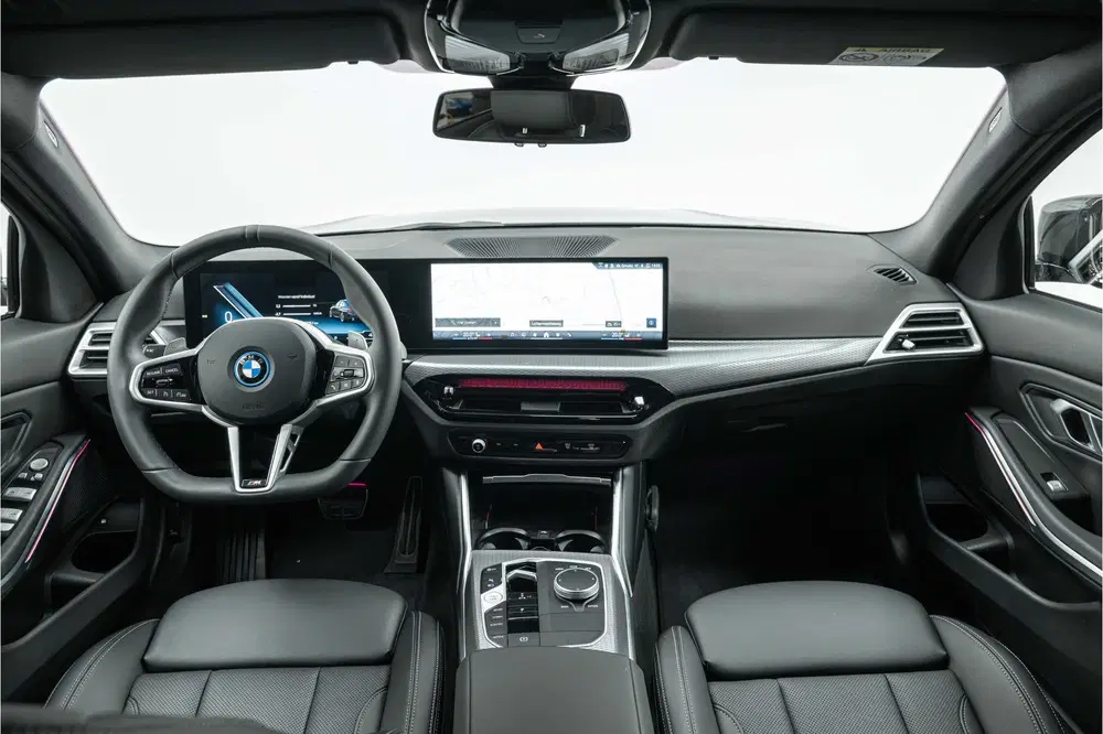 BMW 3-serie 330e M Sport Automaat uit 2026, foto 3