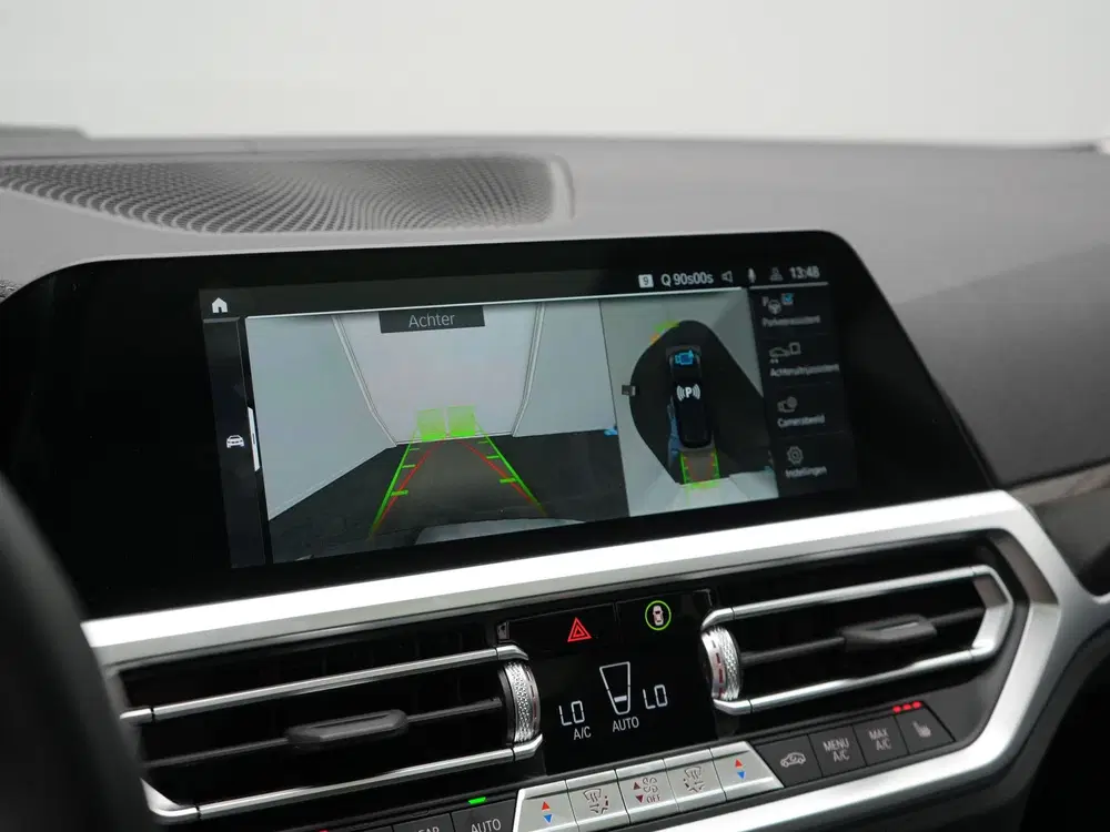 BMW 3-serie 3 Serie Touring 330e Luxury Line PHEV 293p uit 2022, foto 13