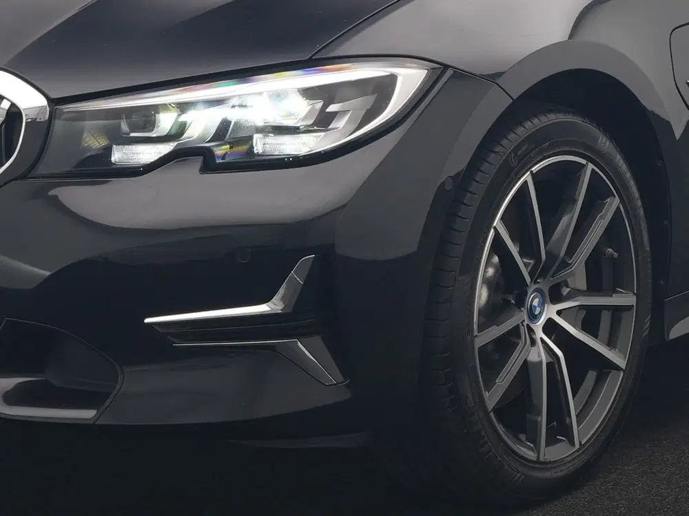 BMW 3-serie 3 Serie Touring 330e Luxury Line PHEV 293p uit 2022, foto 7