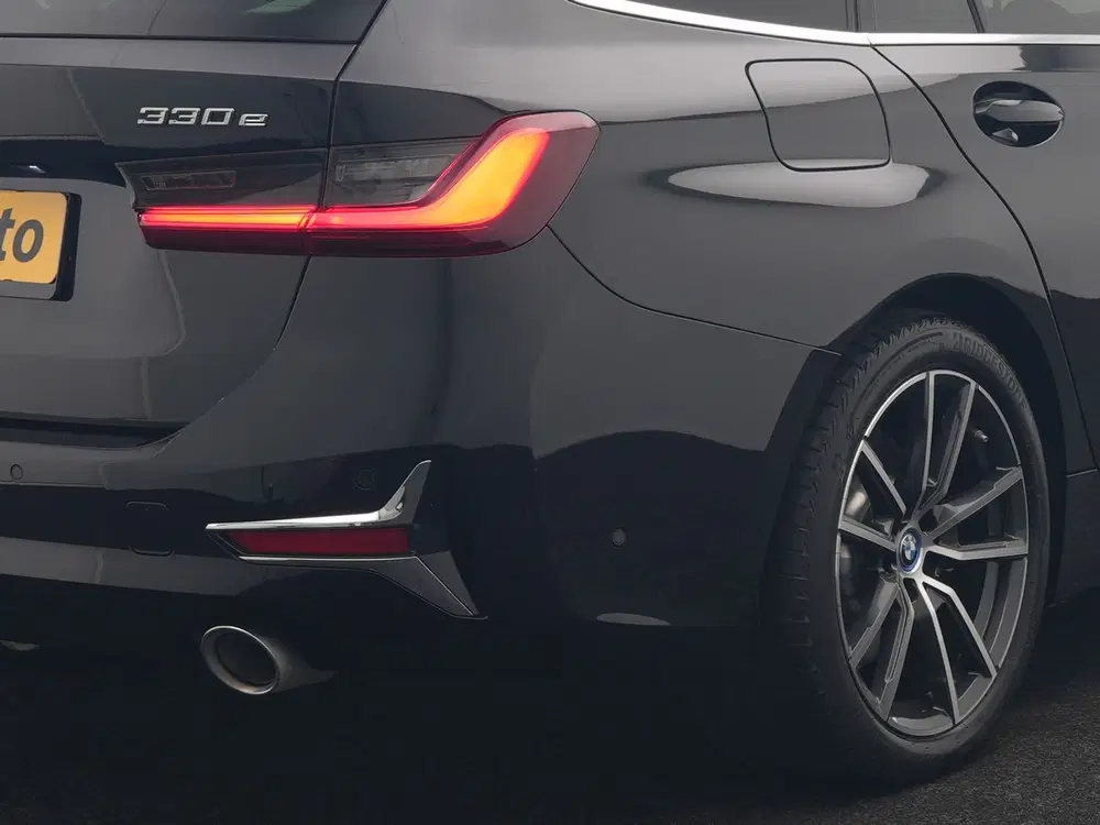 BMW 3-serie 3 Serie Touring 330e Luxury Line PHEV 293p uit 2022, foto 8