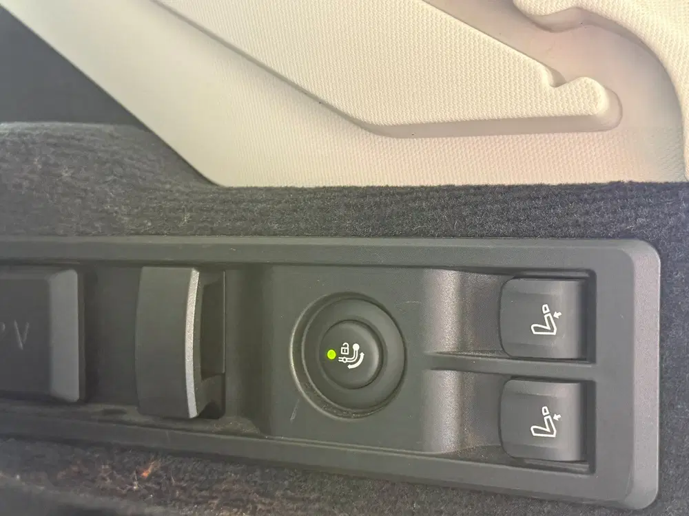 BMW 3-serie 3 Serie Touring 330e Luxury Line PHEV 293p uit 2022, foto 9