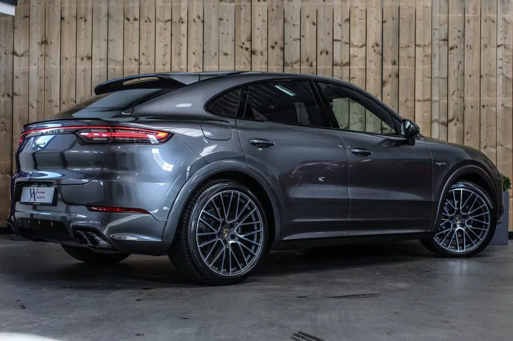 Porsche Cayenne Cayenne Coupé 3.0 E-Hybrid *Pano*Sport Des uit 2021, foto 2