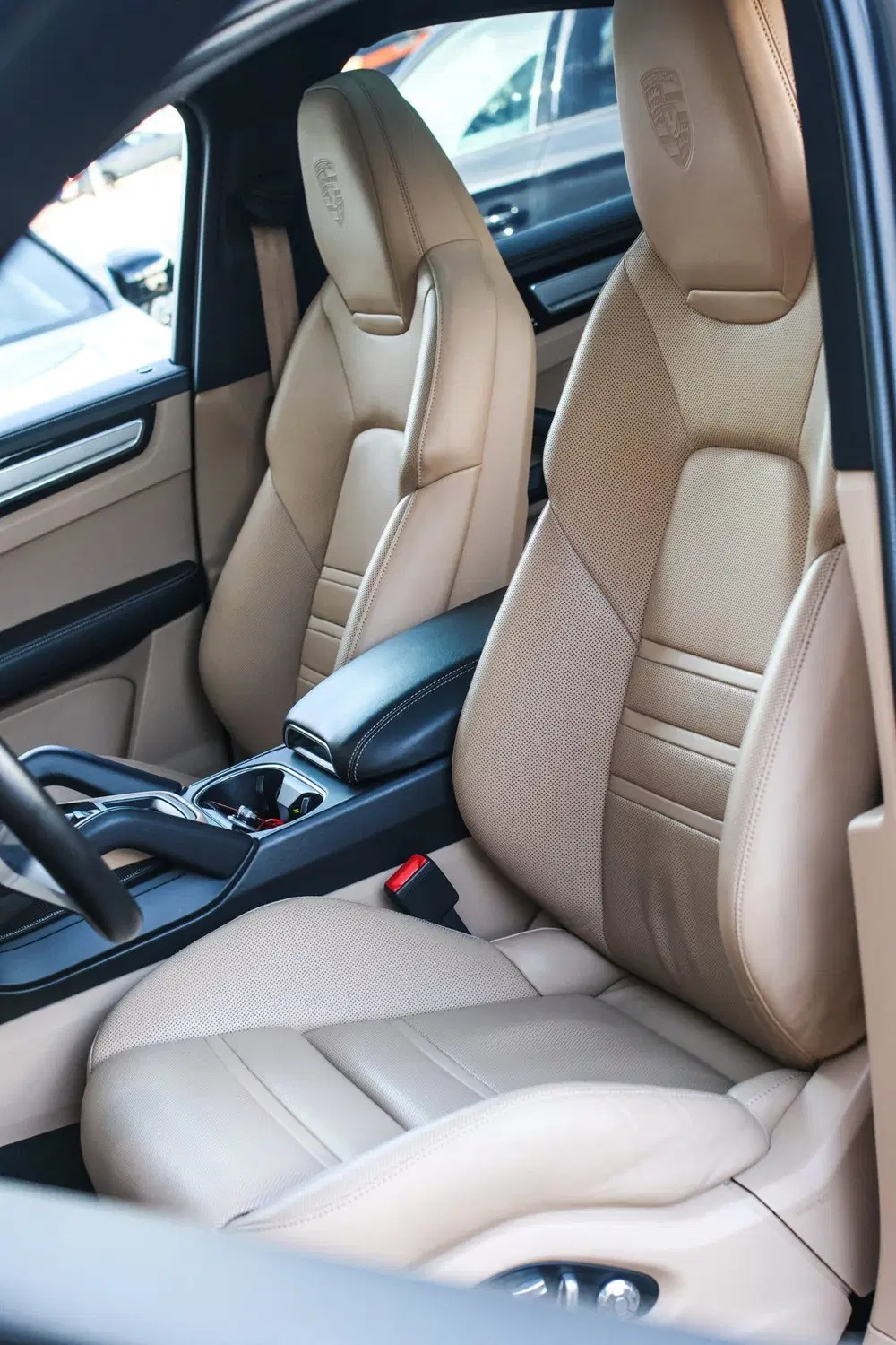 Porsche Cayenne Cayenne Coupé 3.0 E-Hybrid *Pano*Sport Des uit 2021, foto 4