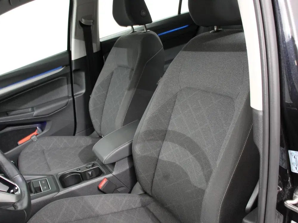 Volkswagen Golf 1.0 TSI 110pk Life Digitale Cockpit uit 2022, foto 11