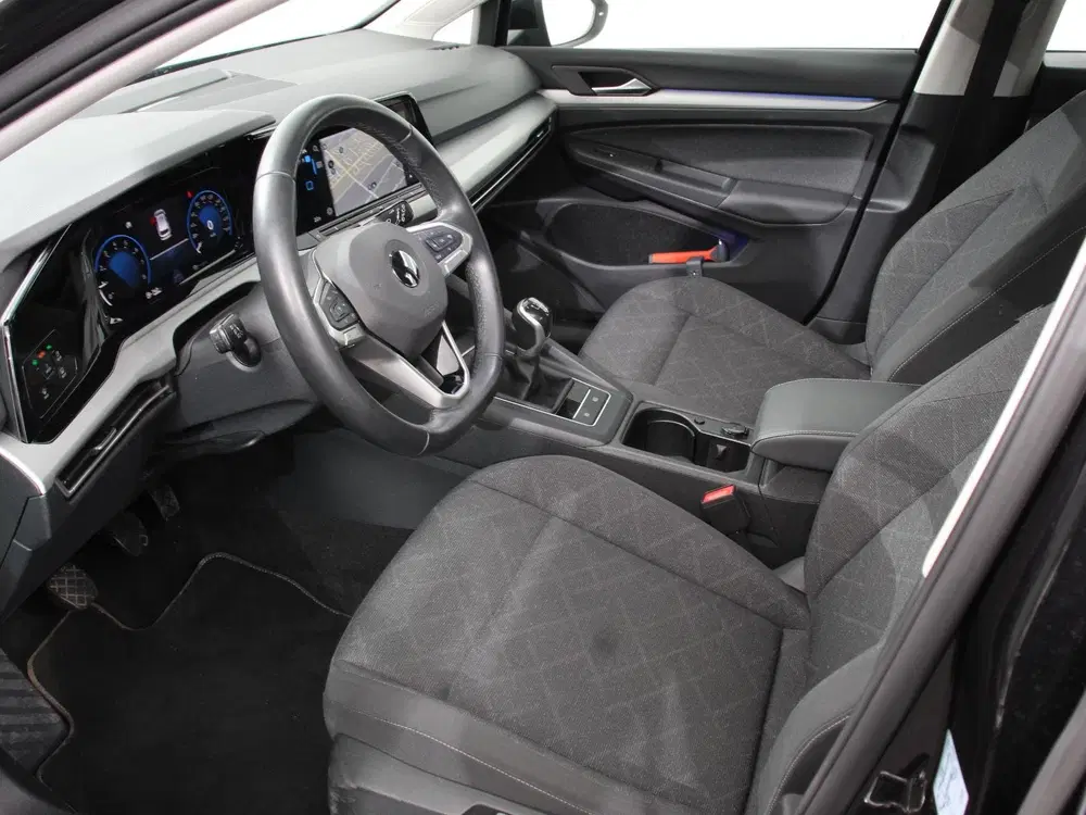 Volkswagen Golf 1.0 TSI 110pk Life Digitale Cockpit uit 2022, foto 2