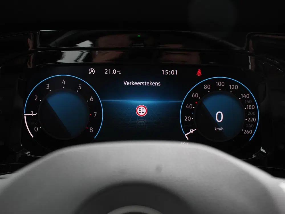 Volkswagen Golf 1.0 TSI 110pk Life Digitale Cockpit uit 2022, foto 3