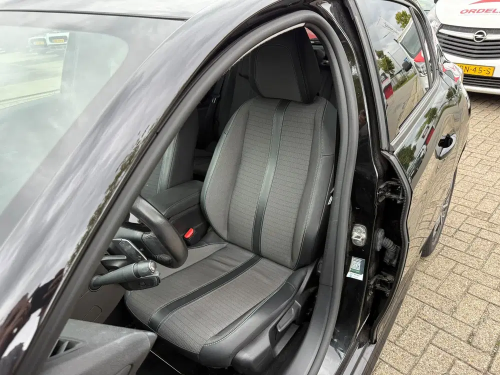 Peugeot 208 1.2 PureTech Allure 100PK Automaat uit 2020, foto 10