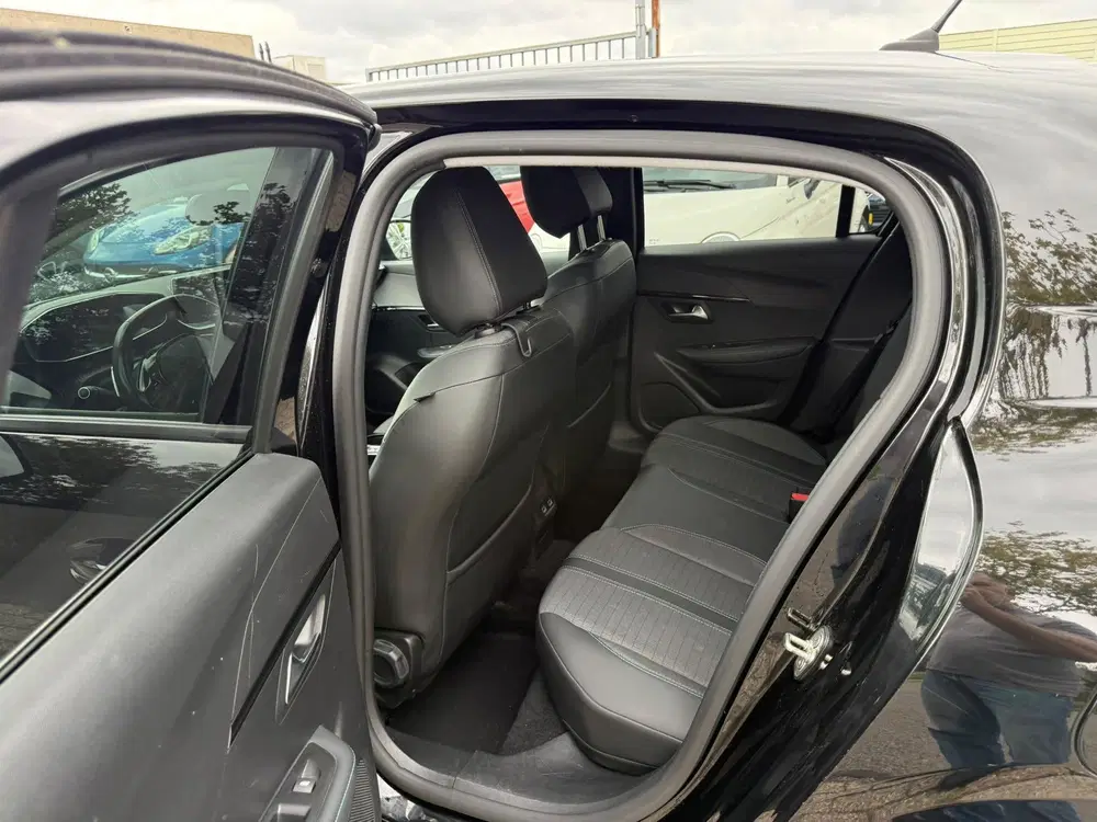 Peugeot 208 1.2 PureTech Allure 100PK Automaat uit 2020, foto 11