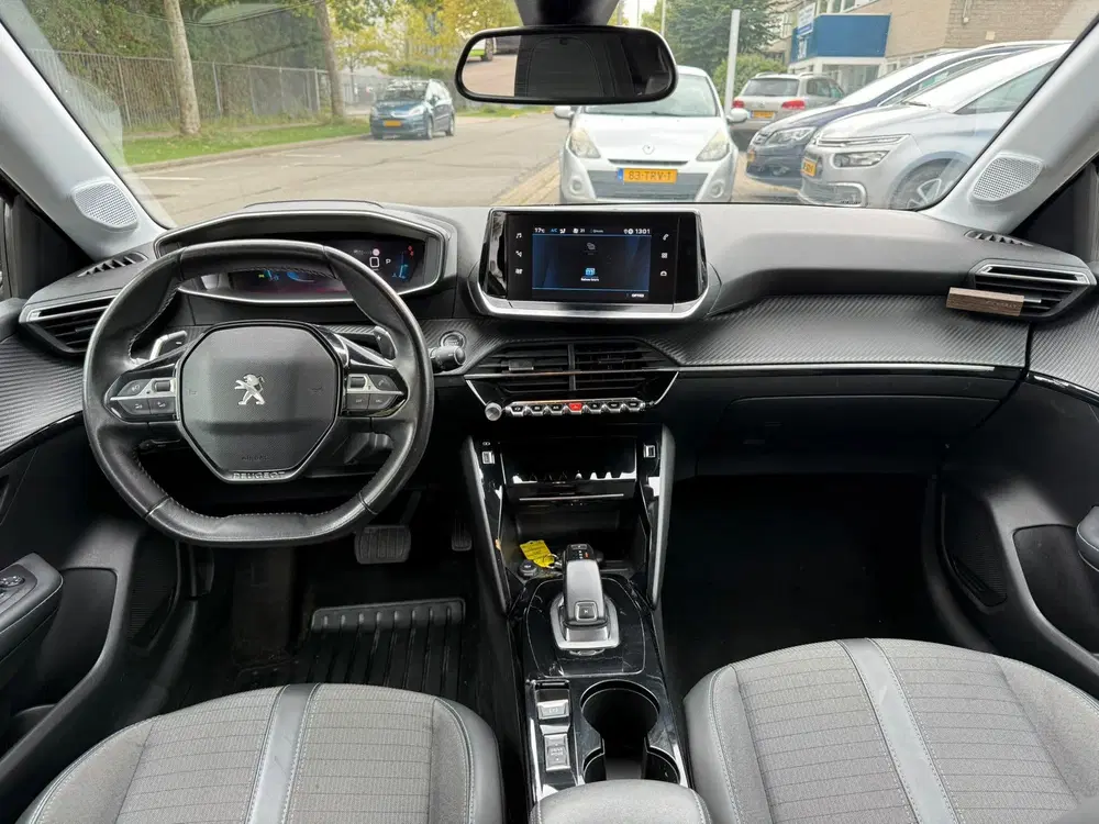 Peugeot 208 1.2 PureTech Allure 100PK Automaat uit 2020, foto 3