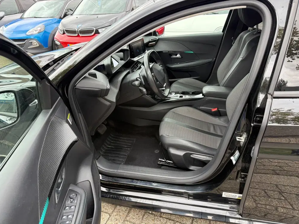 Peugeot 208 1.2 PureTech Allure 100PK Automaat uit 2020, foto 9