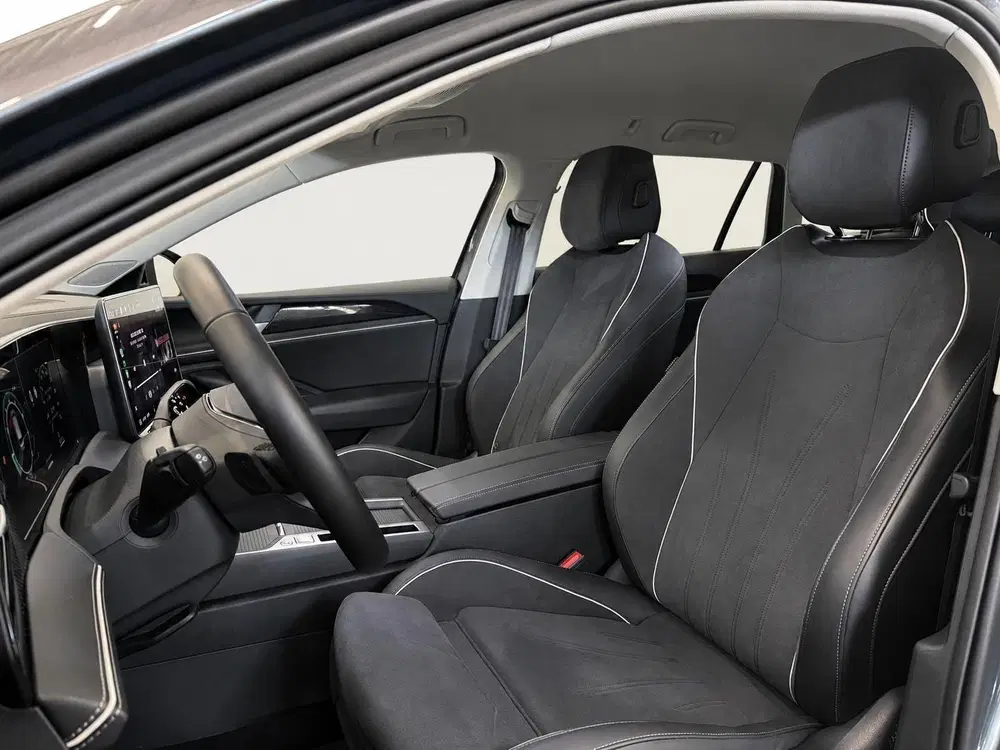 Volkswagen Passat 1.5 eTSI Business Navigatie Apple uit 2026, foto 10