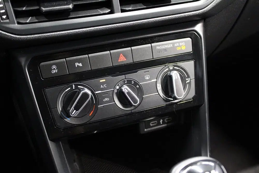 Volkswagen T-Cross 1.0 TSI Life uit 2023, foto 12