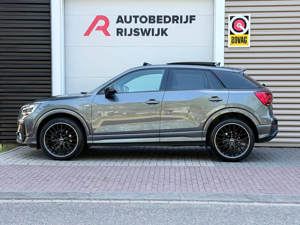 Audi Q2 35 TFSI S Edition Pano uit 2023, foto 2