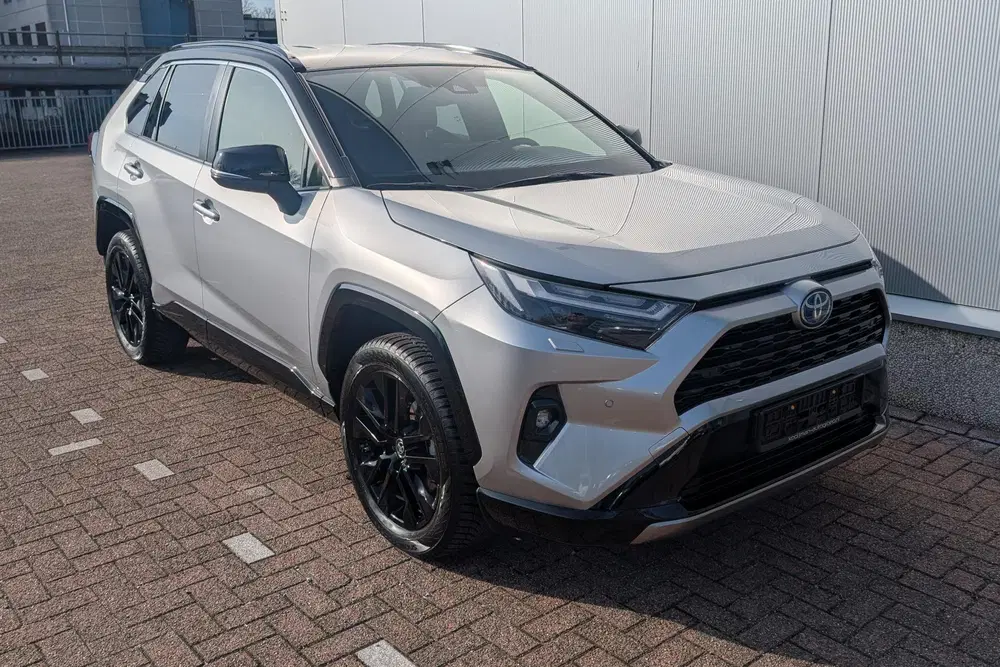 Toyota RAV 4 AWD Bi-tone uit 2025, foto 10