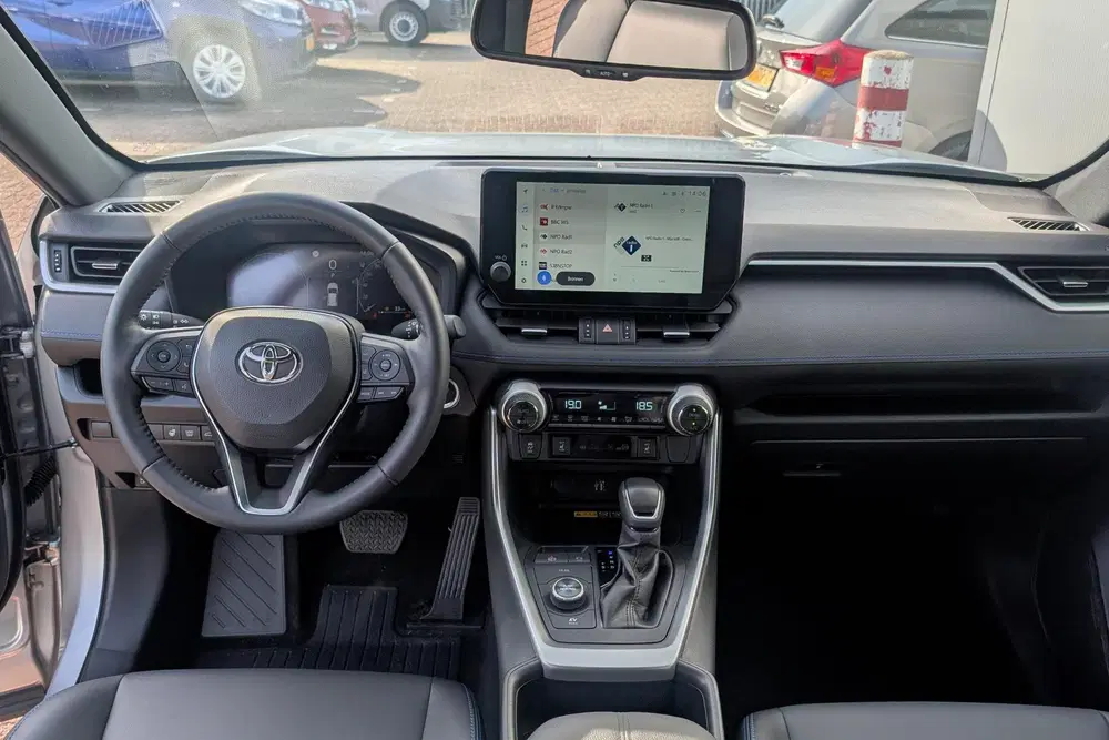 Toyota RAV 4 AWD Bi-tone uit 2025, foto 15