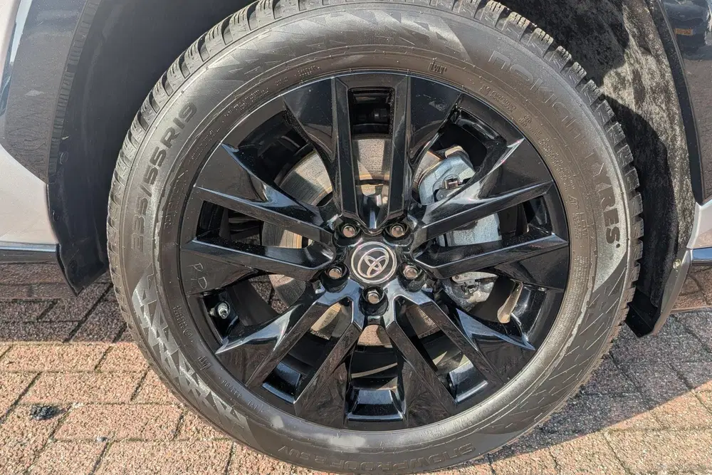 Toyota RAV 4 AWD Bi-tone uit 2025, foto 7
