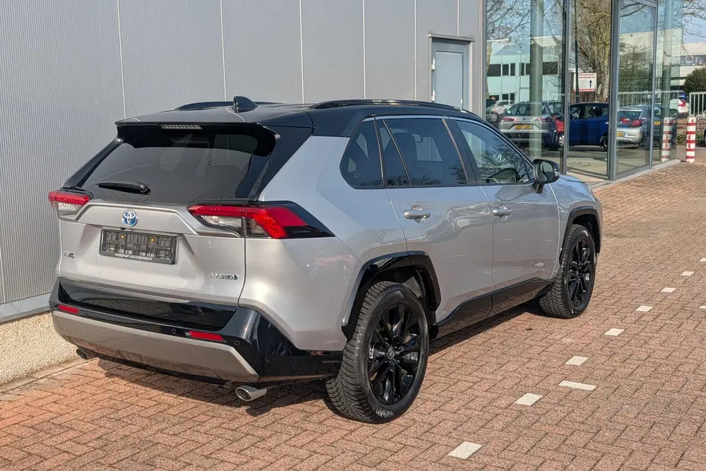 Toyota RAV 4 AWD Bi-tone uit 2025, foto 8